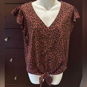 NWOT Jane + Delancey Flutter Sleeve Tie Front Cheetah Pattern Top, Size Medium